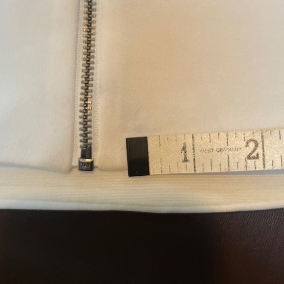 Alice + Olivia Women's White Puffy Sleeve Top Size S. - Picture 8 of 8